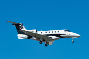 Location Jet privé Embraer Phenom 300 en vol 