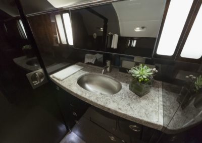 Lavatory of the Gulfstream G550