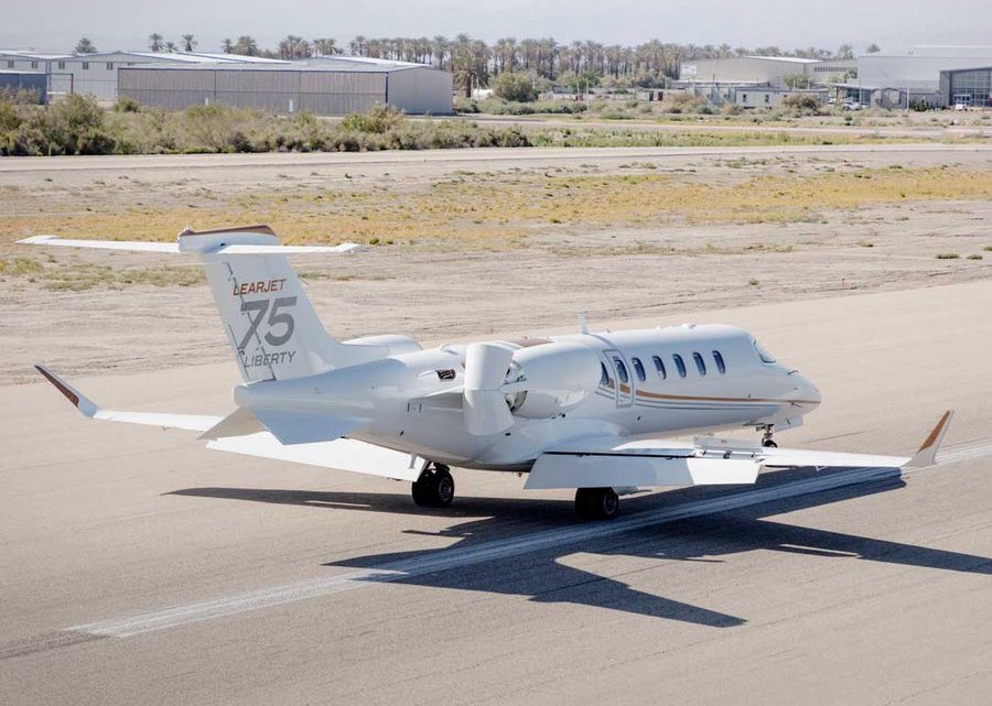 Le bombardier Learjet 75 Liberty à l'atterrissage