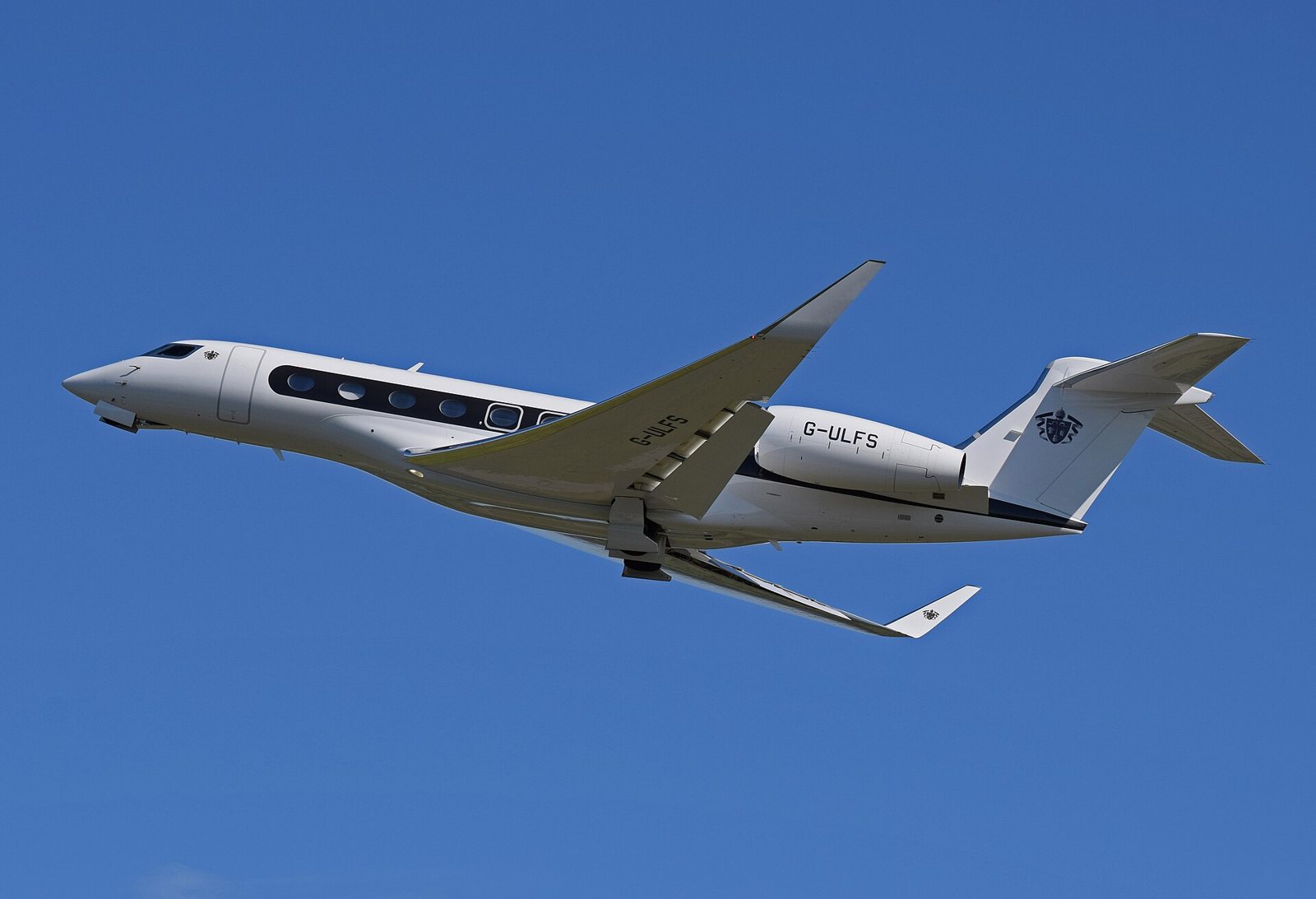 Gulfstream G650 après le décollage Jet d’affaires long-courrier Gulfstream G650 en montée après le décollage