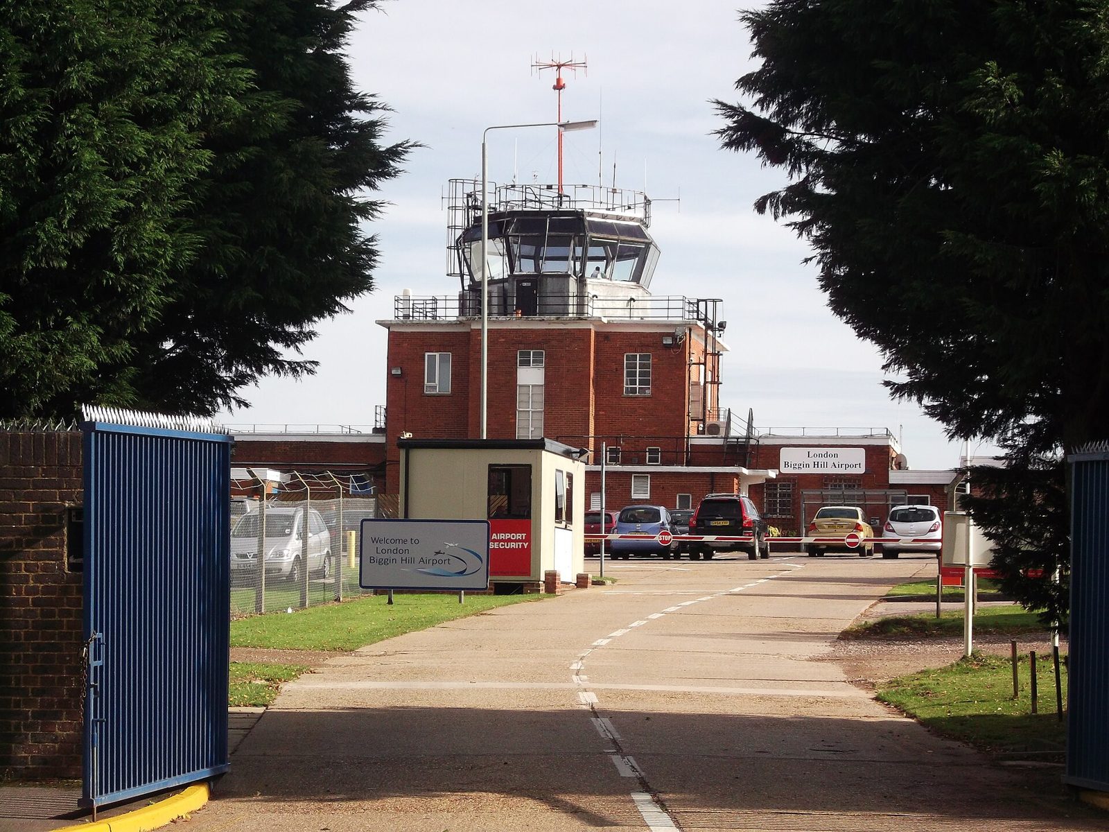 Aéroport de Londres Biggin Hill Terminal passagers et tour de contrôle de l’aéroport de Londres Biggin Hill